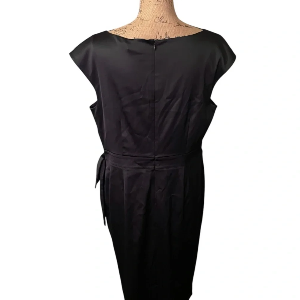 St. John Classic Black‎ Midi Dress - Picture 6 of 10
